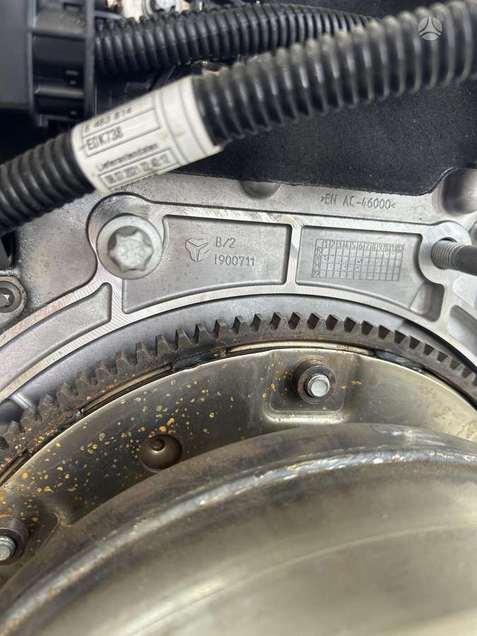 BMW 320 engine