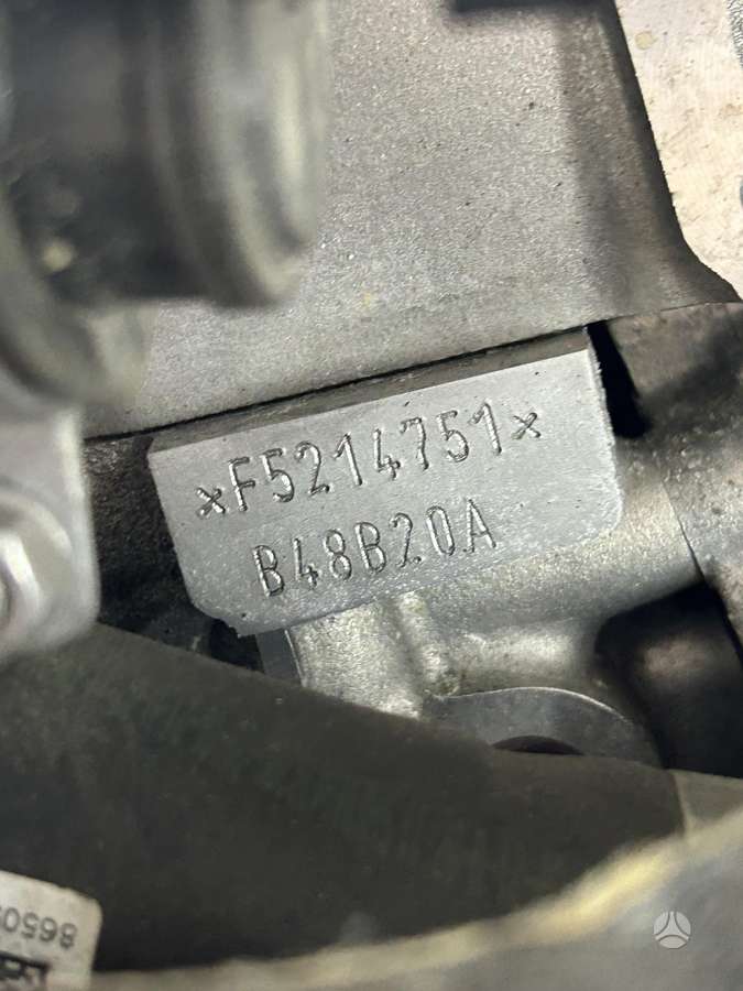 BMW 320 engine