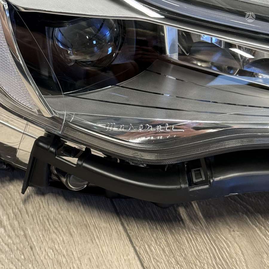 Maserati Quattroporte lights