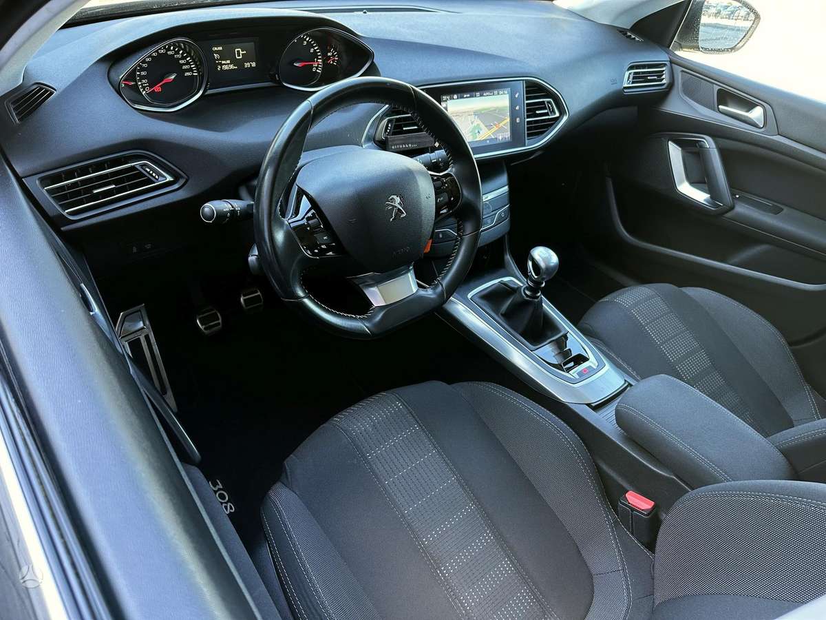Peugeot 308, 1.2 l., Универсал
