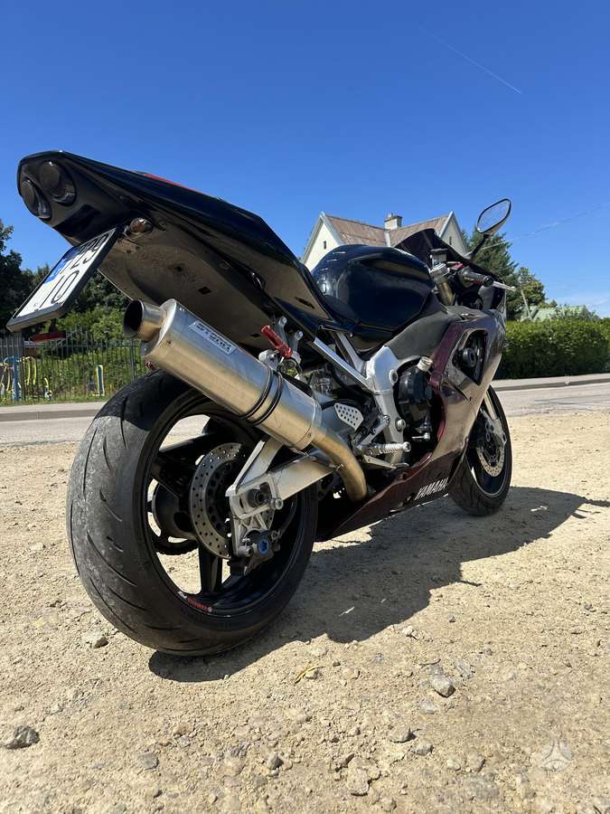 Yamaha R1 1000cc, superbikes
