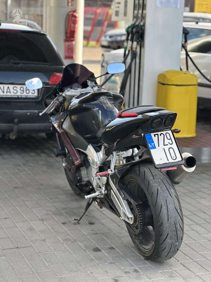 Yamaha R1 1000cc, superbikes
