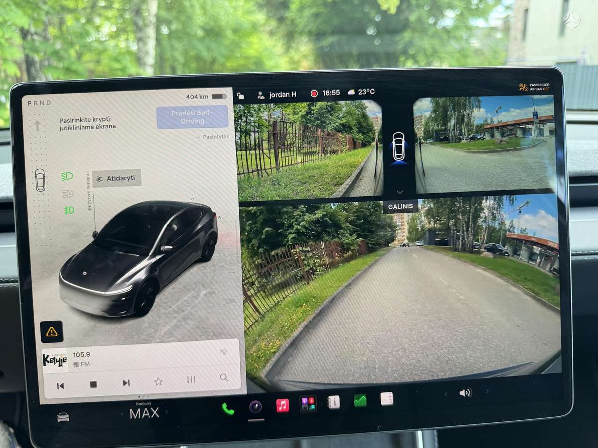 Tesla Model Y - 10