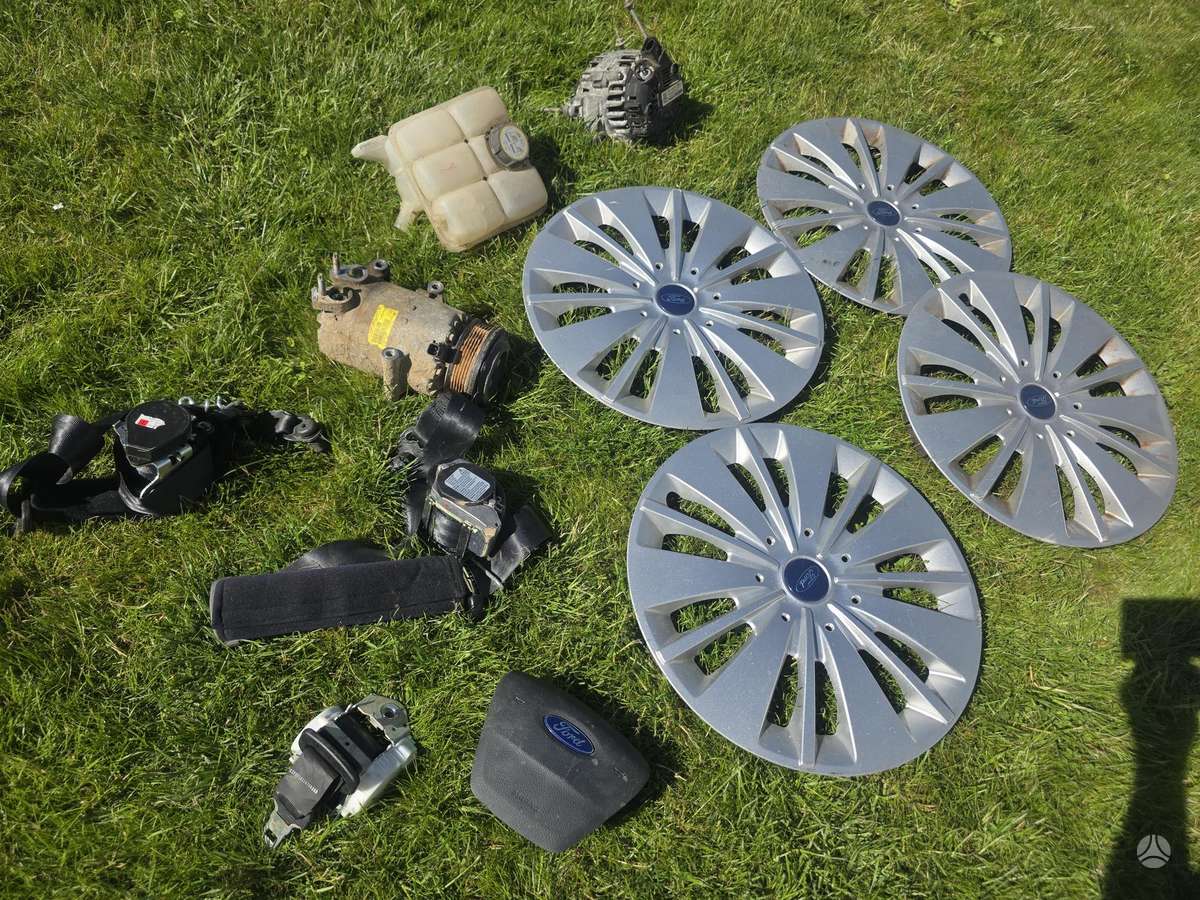 Ford C-MAX for parts. Dalimis nėra priekiniu sparnu ir durų priekiniu kel