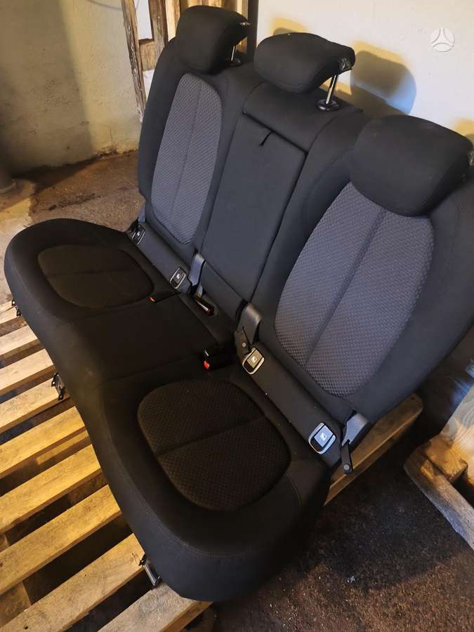 BMW X1 durų apmušalai, sėdynės