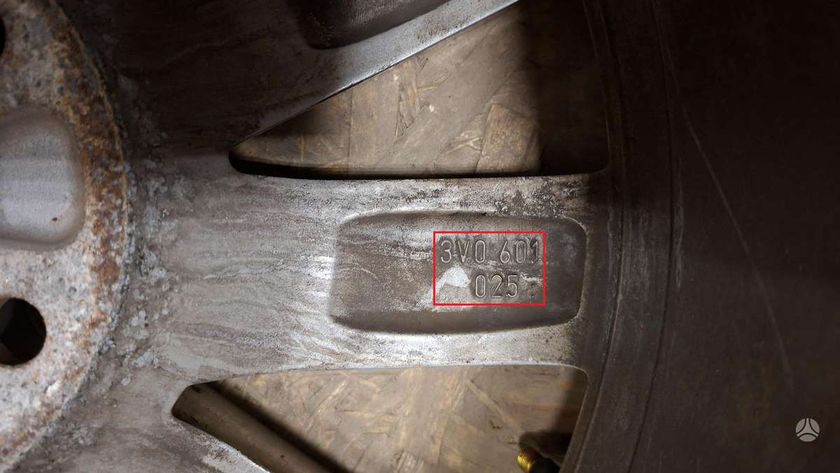 Skoda Superb, 3V0601025, Cen33271