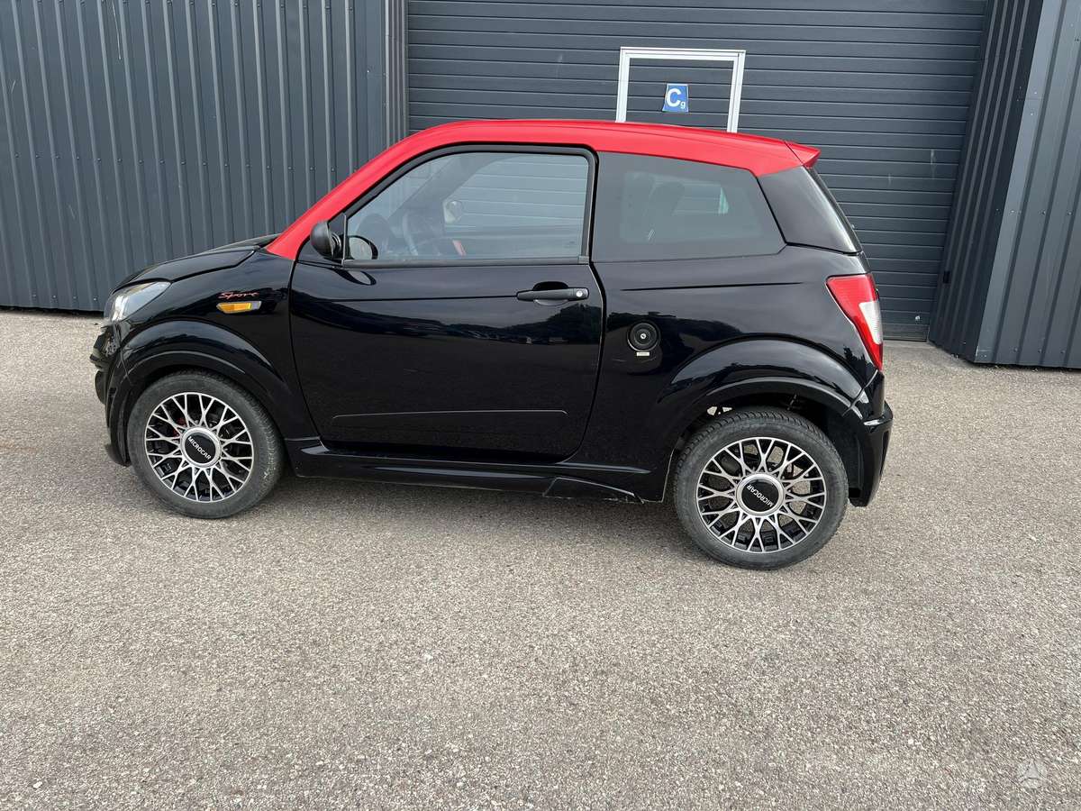 Ligier JS50, 0.5 l., hatchback