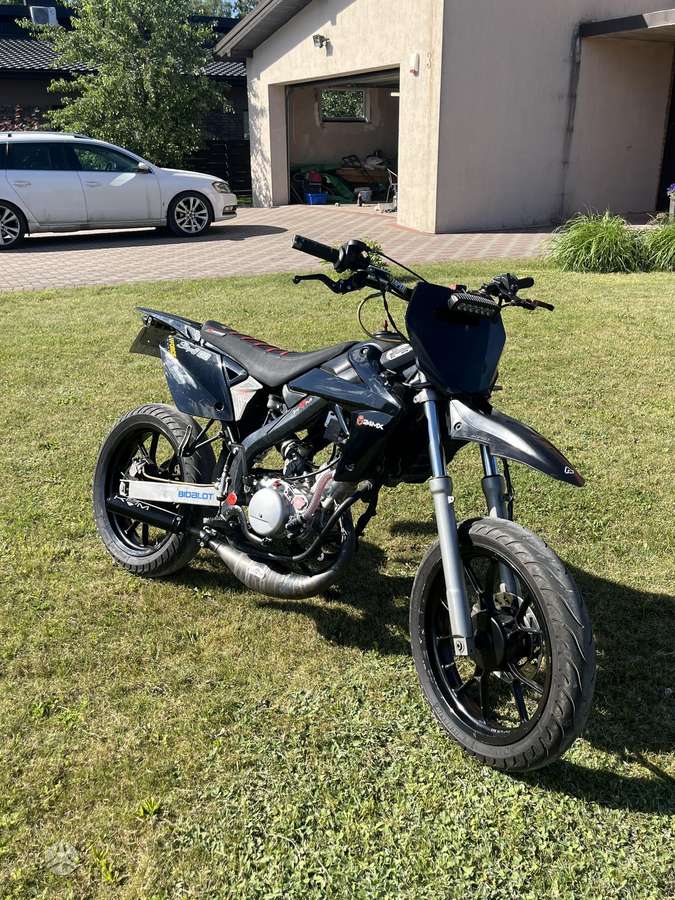 Rieju MRT 49cc, supermoto