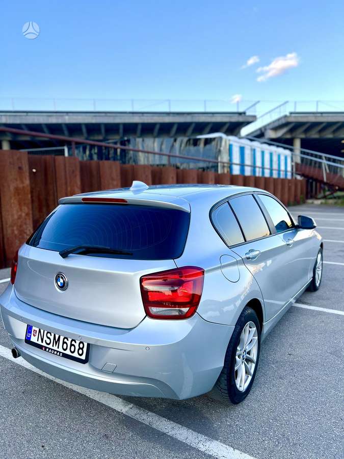 BMW 116, 2.0 l., hatchback
