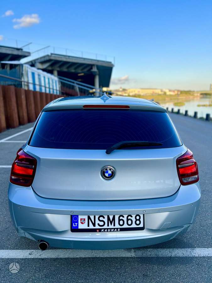 BMW 116, 2.0 l., hatchback