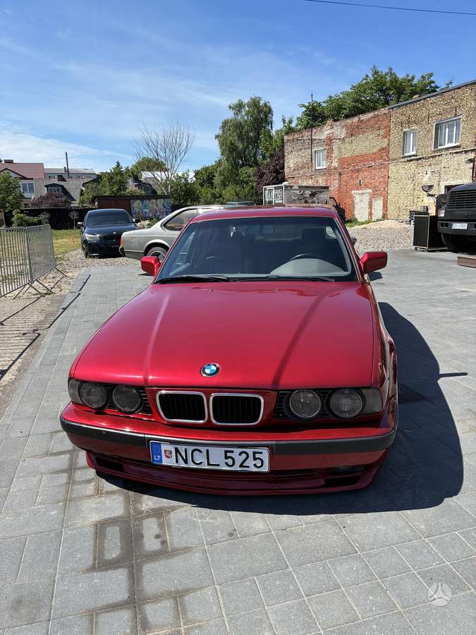 BMW 525, 2.5 l., Седан