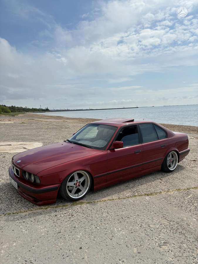 BMW 525, 2.5 l., Седан