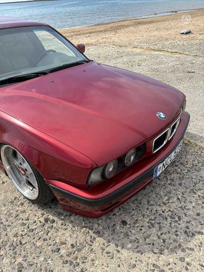 BMW 525, 2.5 l., Седан
