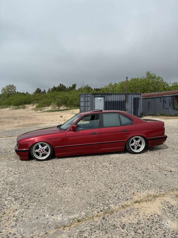 BMW 525, 2.5 l., Седан