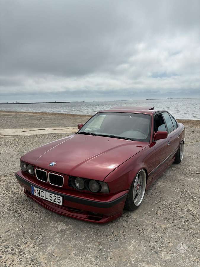 BMW 525, 2.5 l., Седан
