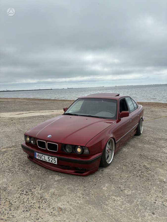 BMW 525, 2.5 l., Седан