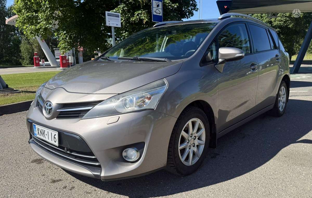 Toyota Verso - 1