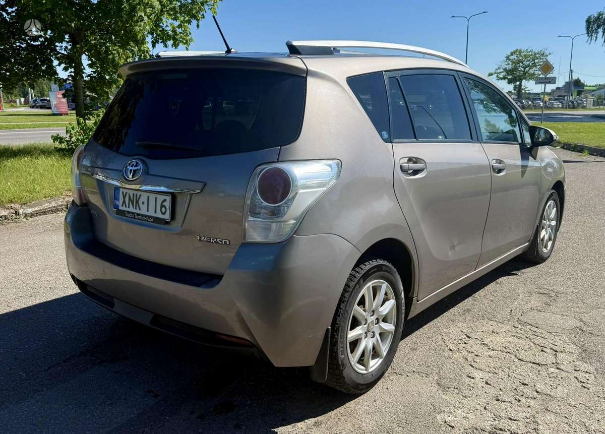 Toyota Verso - 3