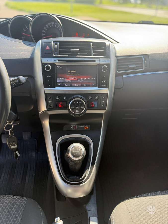 Toyota Verso - 7