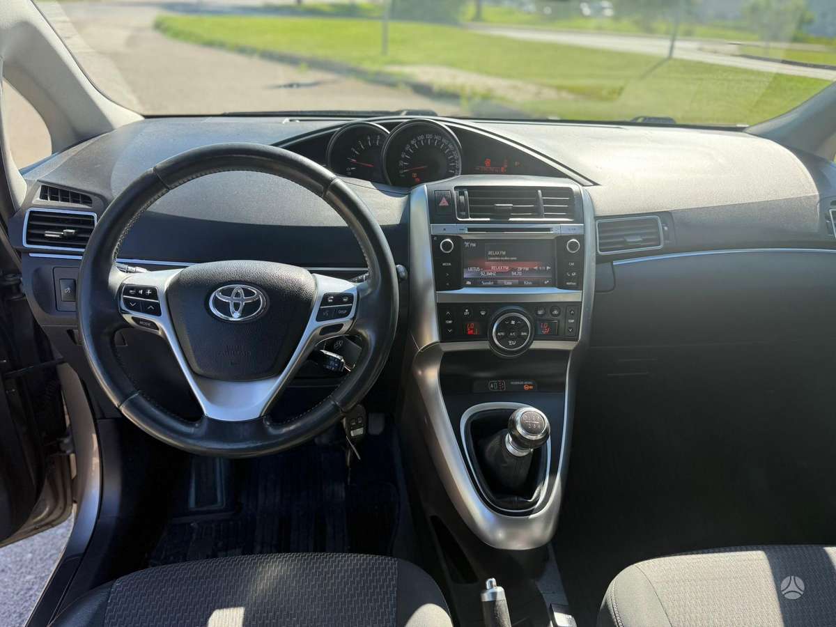 Toyota Verso - 8