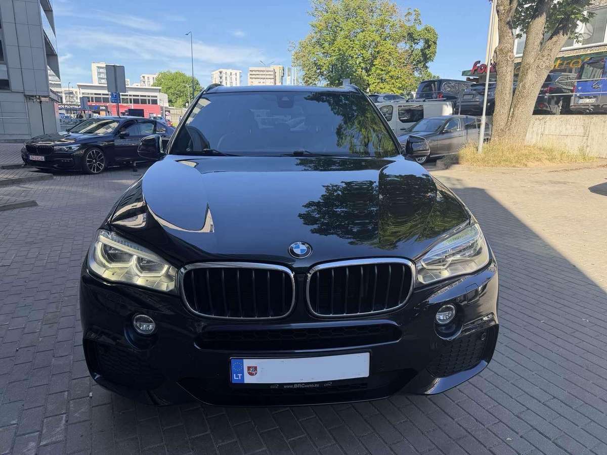 BMW X5, off-road / crossover