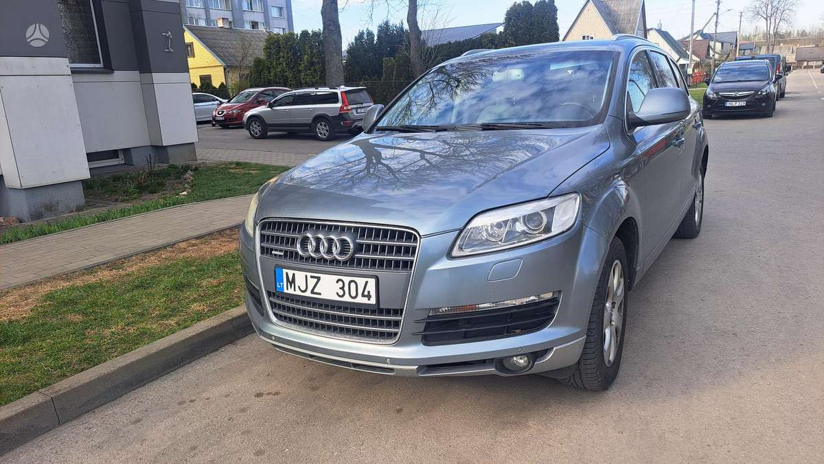 Audi Q7, 4.2 l., off-road / crossover
