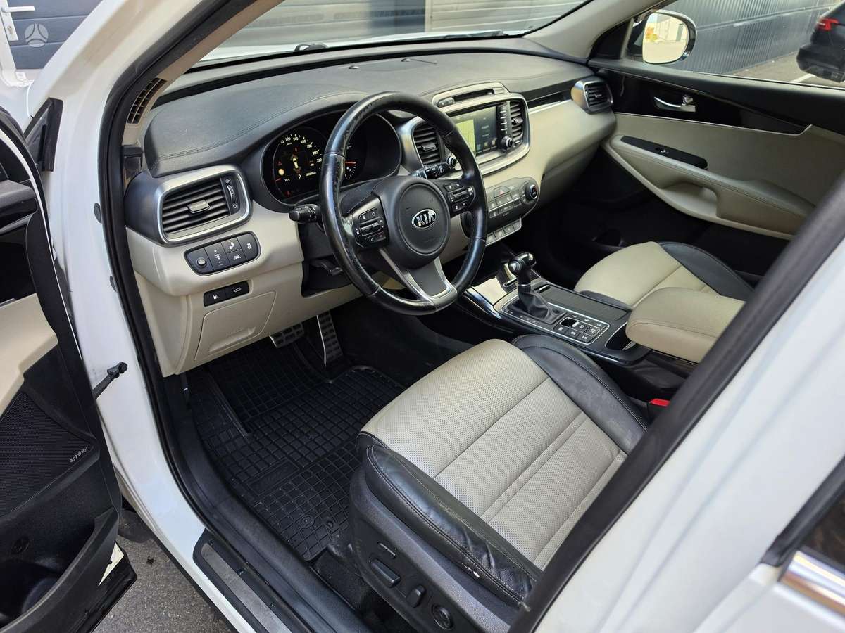 Kia Sorento, 2.2 l., off-road / crossover