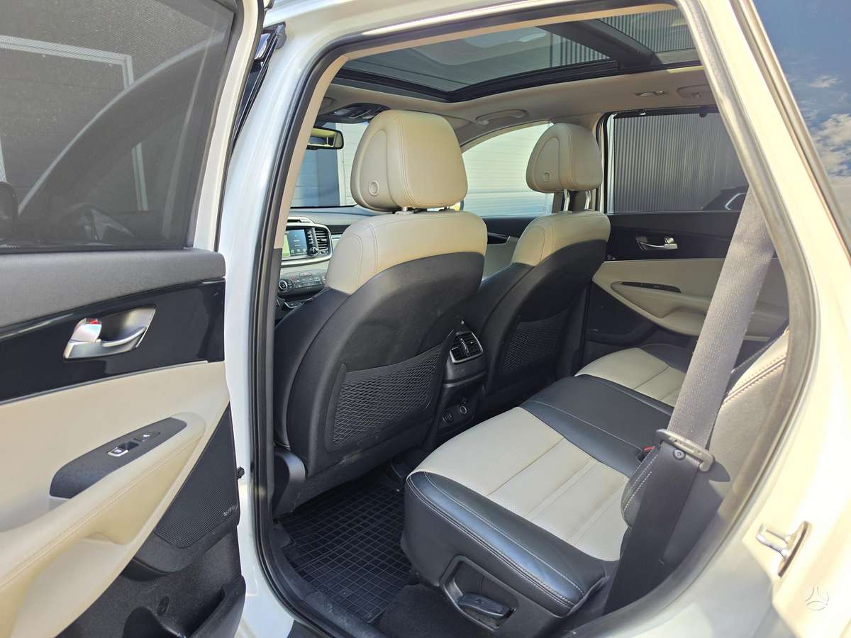 Kia Sorento, 2.2 l., off-road / crossover