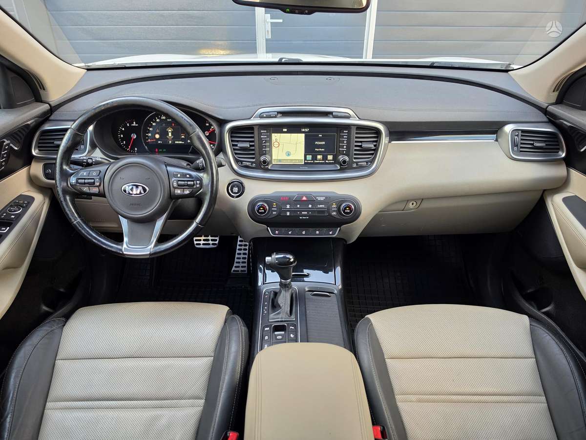 Kia Sorento, 2.2 l., off-road / crossover