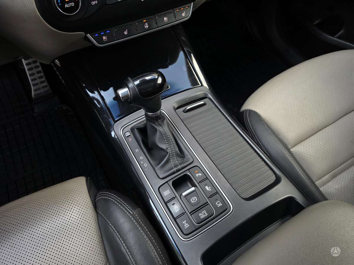Kia Sorento, 2.2 l., off-road / crossover