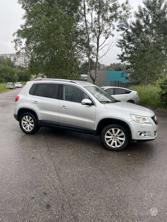 Volkswagen Tiguan - 2