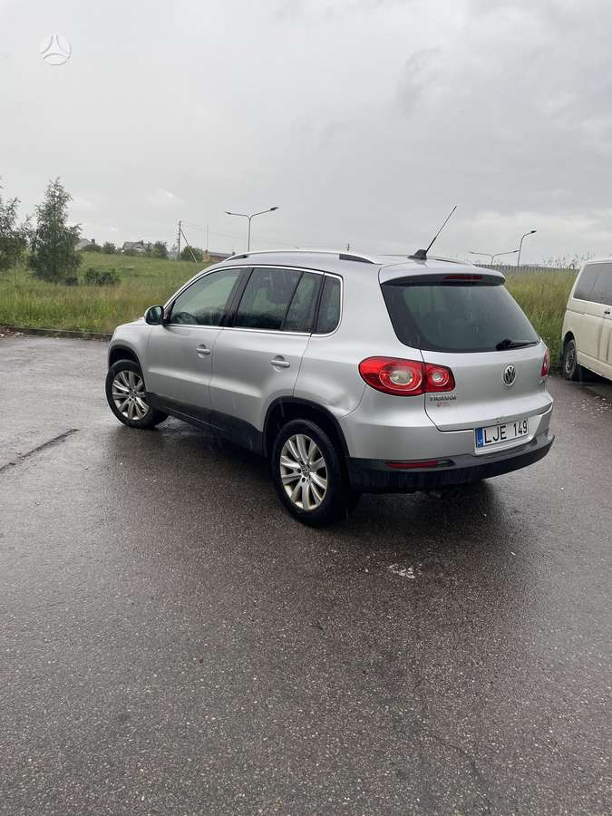 Volkswagen Tiguan - 4