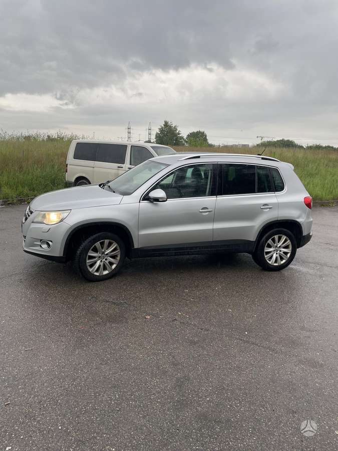 Volkswagen Tiguan - 5