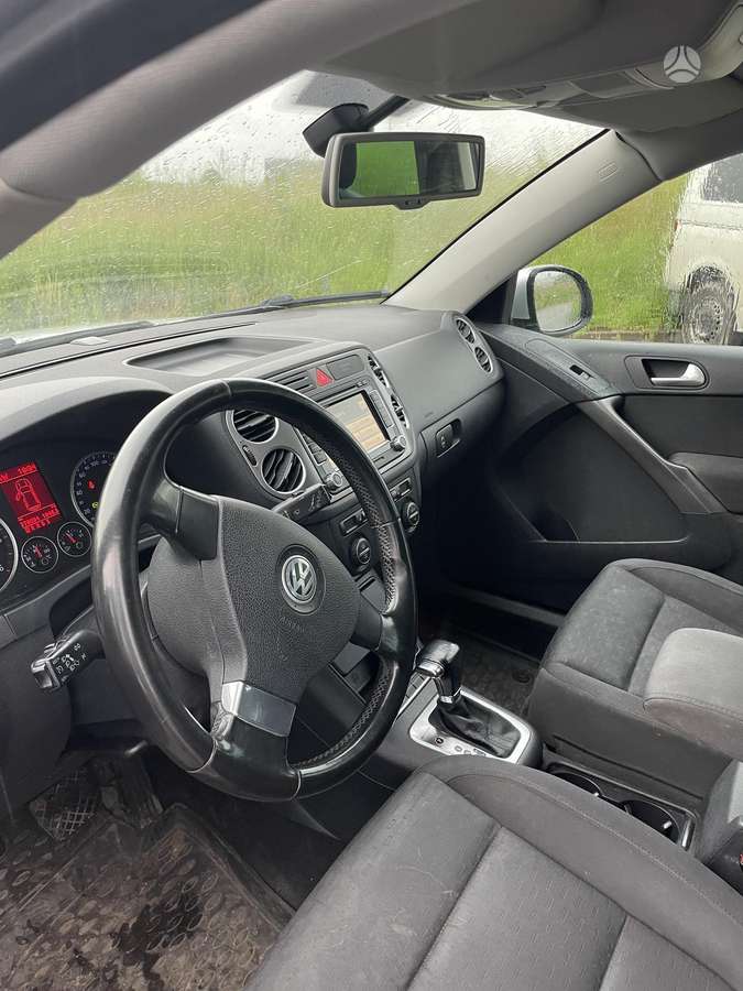 Volkswagen Tiguan - 7