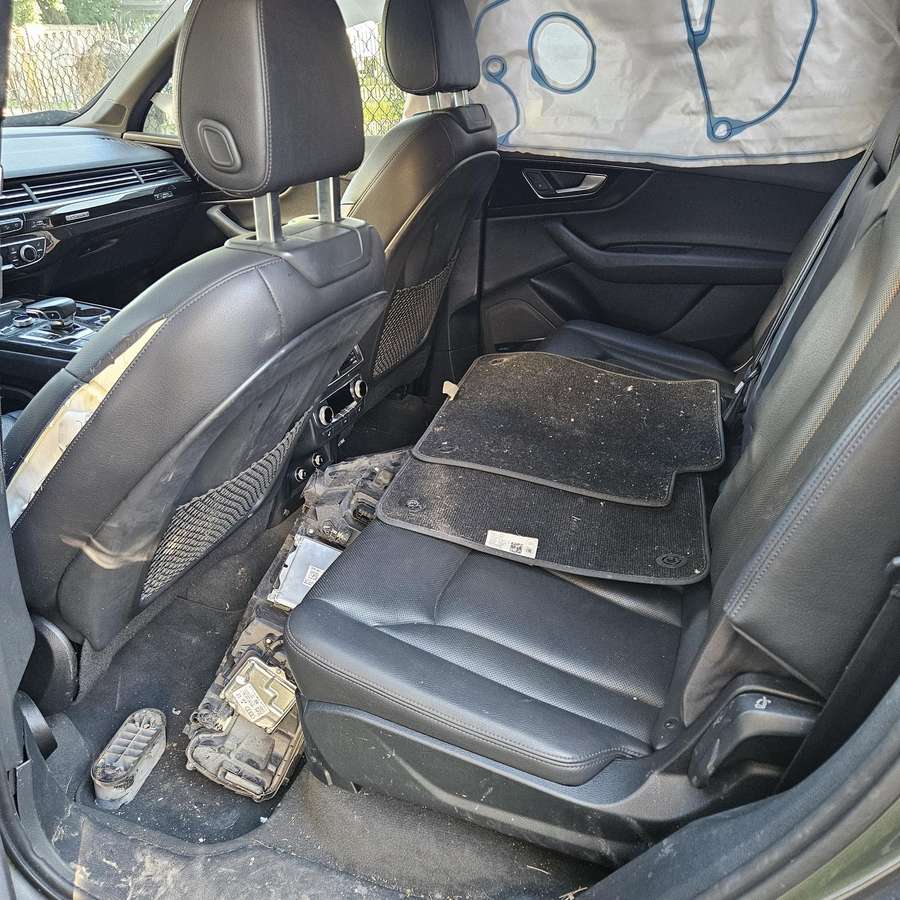 Audi Q7, 3.0 l., off-road / crossover
