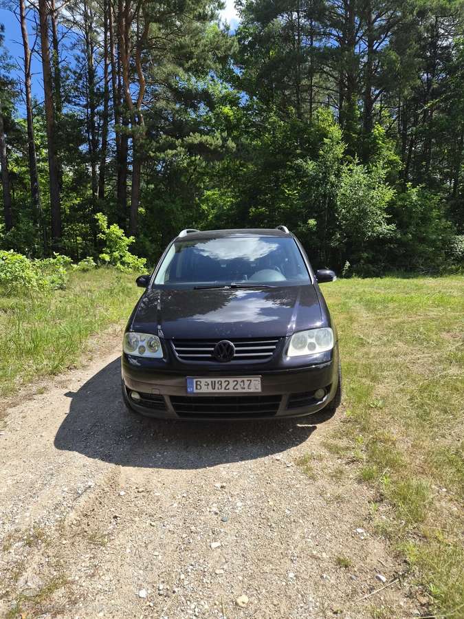Volkswagen Touran - 1