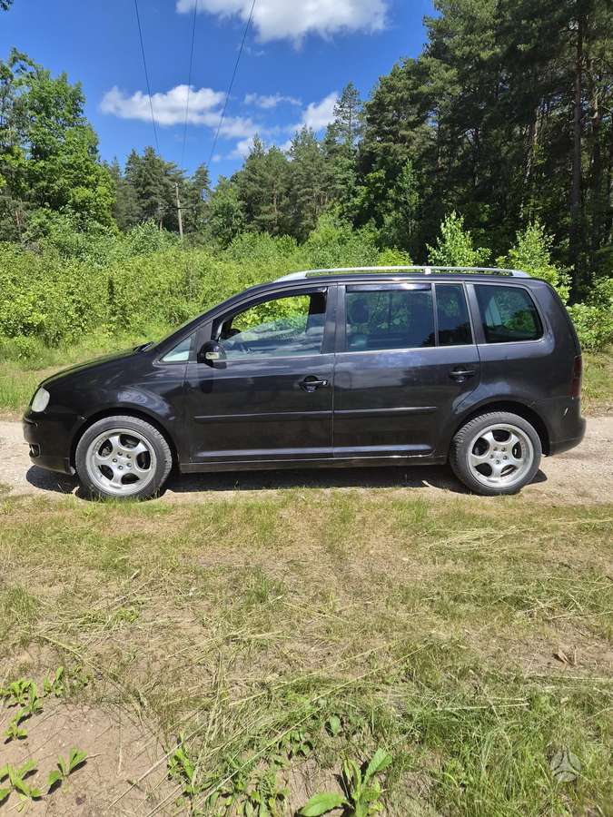Volkswagen Touran - 3