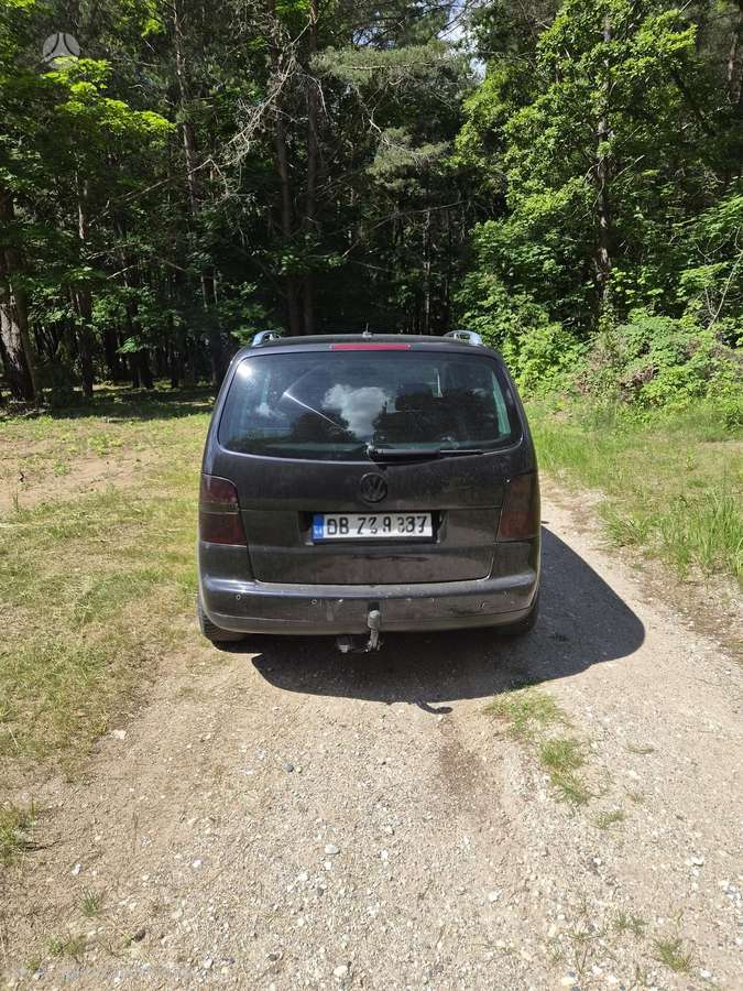 Volkswagen Touran - 5