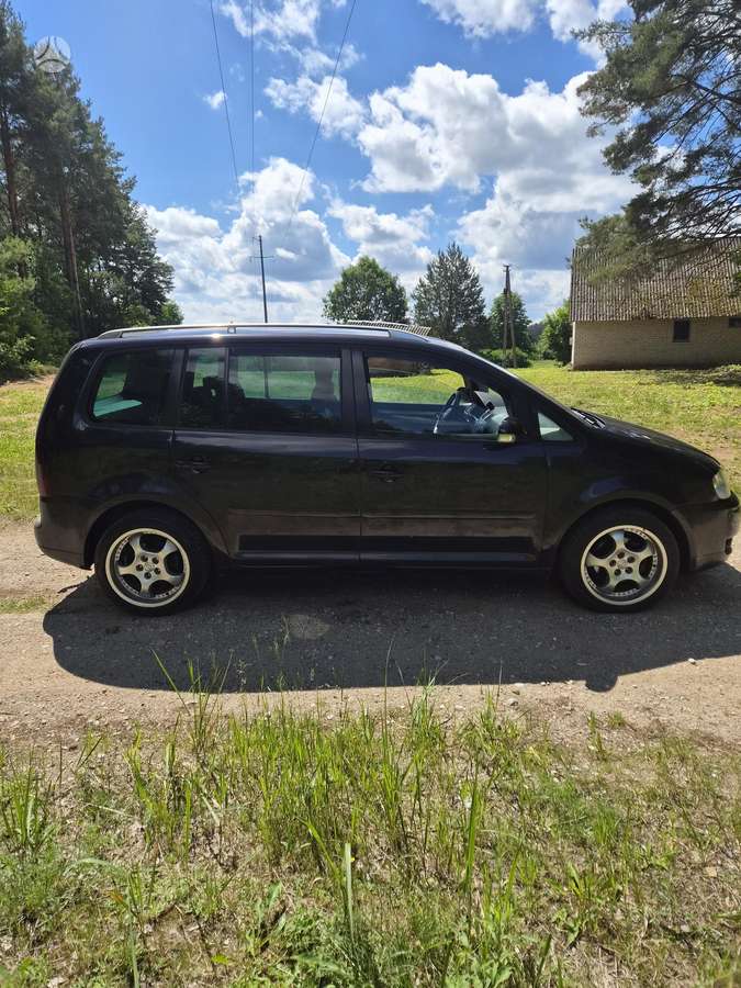 Volkswagen Touran - 7