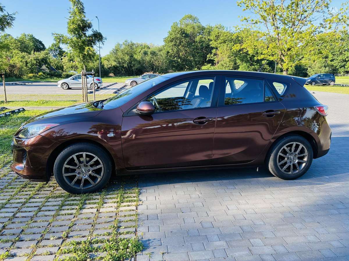 Mazda 3, 1.6 l., hatchback