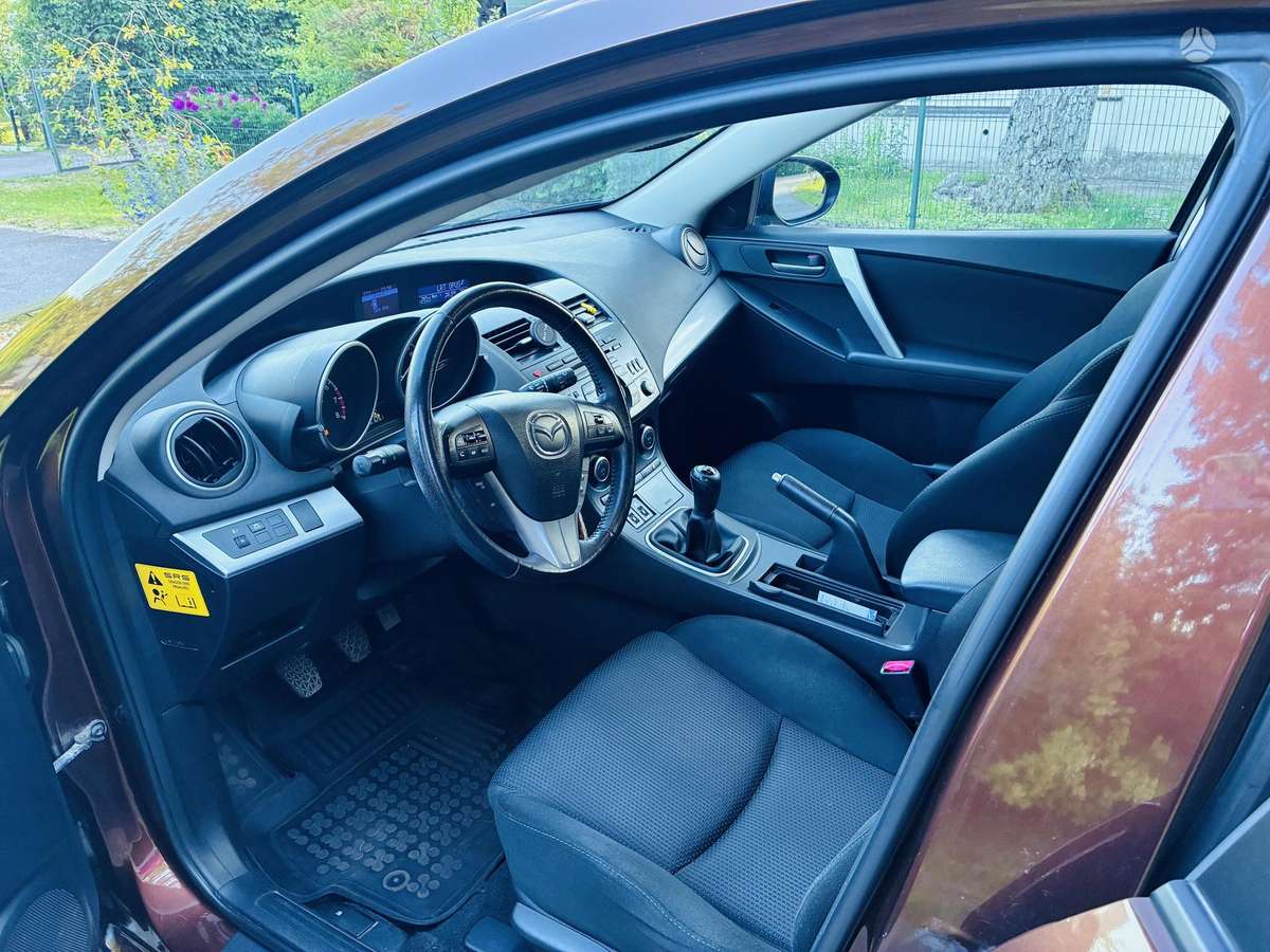 Mazda 3, 1.6 l., hatchback