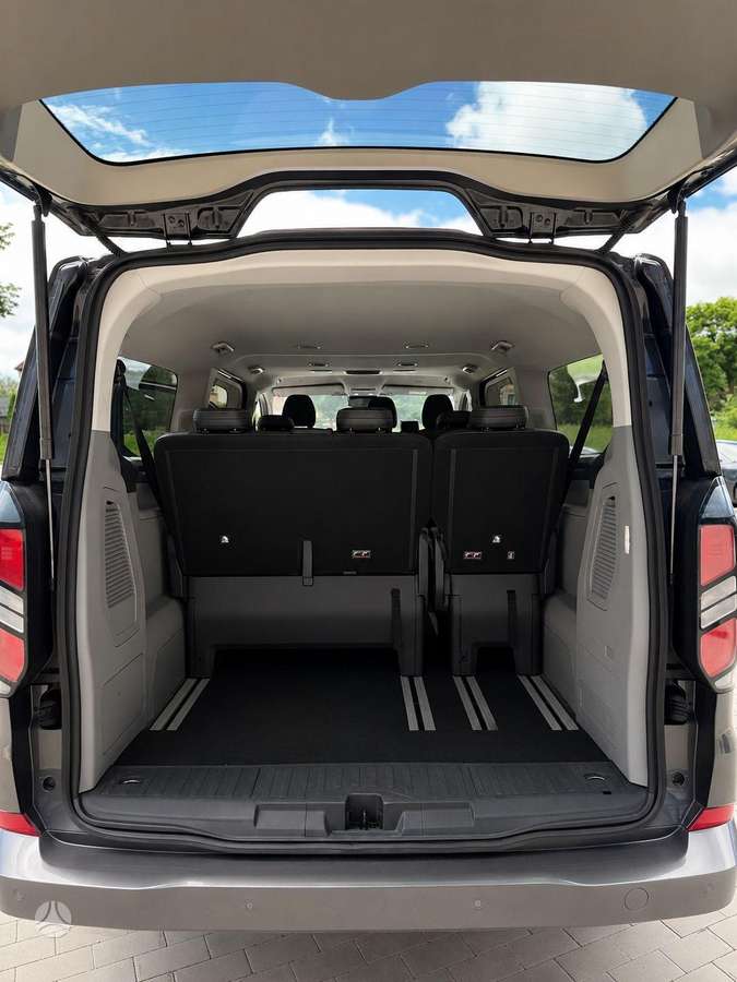 Ford Tourneo Custom, passenger minibus