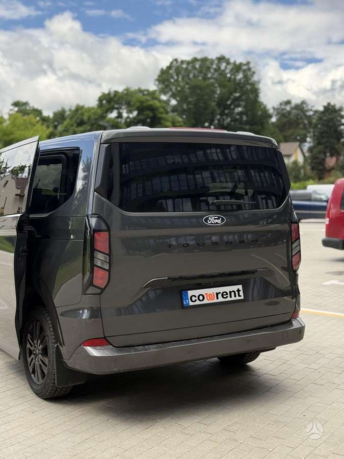 Ford Tourneo Custom, passenger minibus