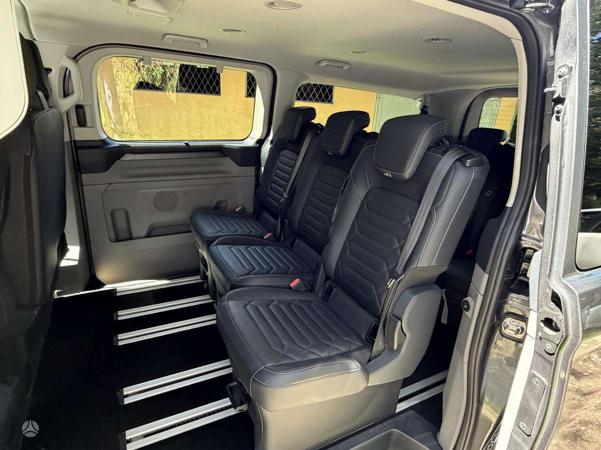 Ford Tourneo Custom, passenger minibus