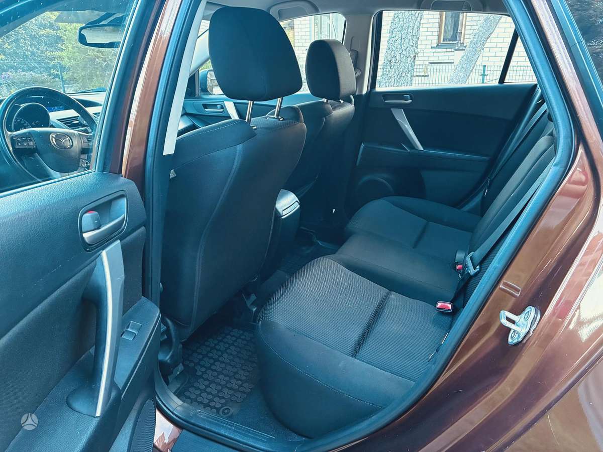 Mazda 3, 1.6 l., hatchback