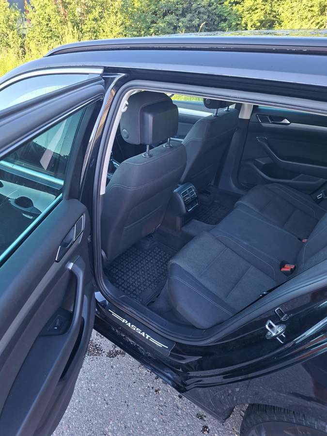 Volkswagen Passat - 9