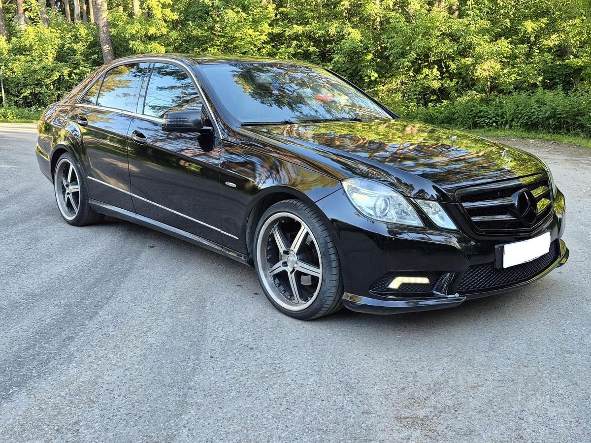 Mercedes-Benz E200, 2.1 l., Седан