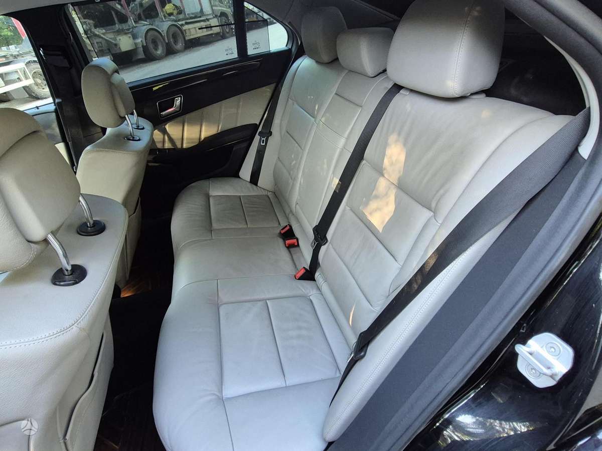 Mercedes-Benz E200, 2.1 l., Седан