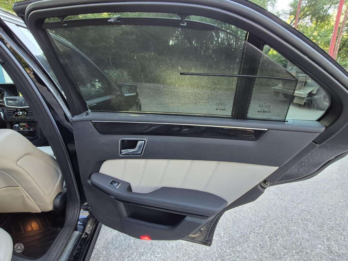 Mercedes-Benz E200, 2.1 l., Седан