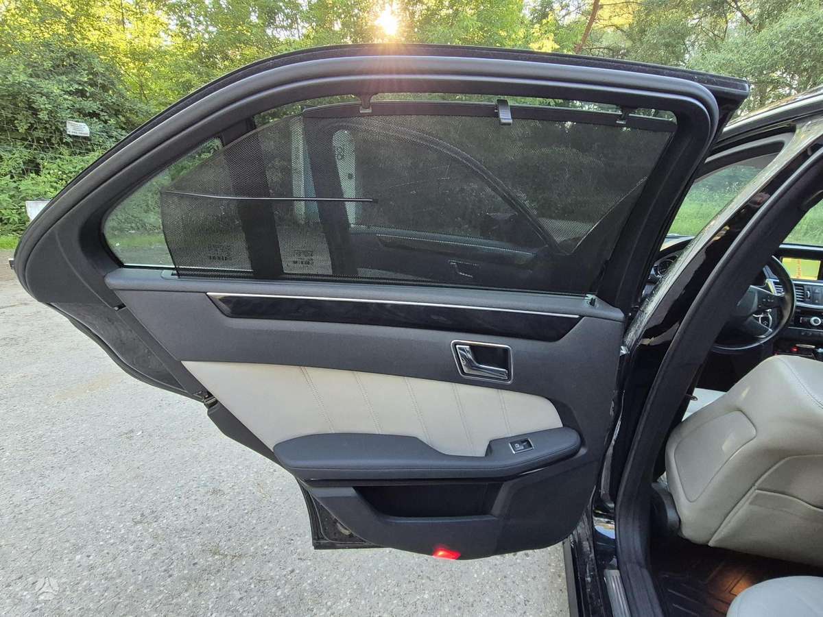 Mercedes-Benz E200, 2.1 l., Седан